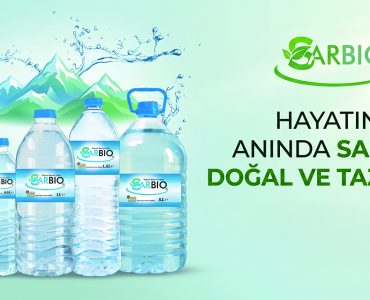 Hayatın her anında Sarbio: Çocuklardan ailelere, her boyutta saflık ve yüksek pH 8,23 değeriyle tazeleyici doğal kaynak suyu.